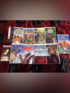 Lot of Mixed VHS Movie Tapes - Assorted Titles
